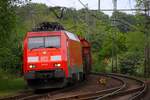 RSC/DBS EG 3106 mit Güterzug kurz vor der Durchfahrt im Bhf Schleswig, aufgenommen am Bü Karpfenteich Schleswig.