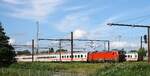 Der IC 1197 Kopenhagen Hbf - Hamburg Hbf mit DSB EB 3211 an der Spitze hat am 15.08.2023 in Pattburg/Padborg bereits über eine Stunde Verspätung und blockiert somit das Gleis 2 für den