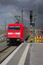 Und weil sie so schön sauber war: 101 142 verlässt am Zugschluß eines IC den Leipziger Hauptbahnhof.