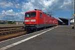 Na, jetzt aber! Sonne, schne Wolken und eine saubere 112 vor dem RE nach Dresden.