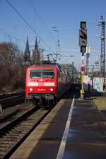 Mehr schlecht als recht funktionieren in aller Regel die insgesamt sieben zu Nahverkehrsloks umgebauten 120er.