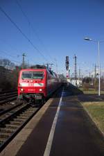 Ein weiteres Bild von 120 207 in der Einfahrt von Köln-Deutz am 25.02.2015.