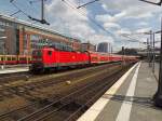 Das Bild gibt es auch mit Sonne: 143 812 verlässt nur wenige Minuten, nachdem sie den Ostbahnhof erreicht hat, wieder in Richtung Zoologischer Garten zurück.