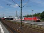 Am 20.08.2011 stehen 120 102 und 146 006 im Gelsenkirchener Hauptbahnhof.