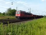 In der Nhe von Gladbeck-West ist hier 155 213 am 16.7.13 mit einem gemischten Gterzug unterwegs.