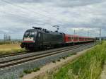 MRCE-Taurus 014 mit einer Regionalbahn nach Eisenach bei Erfurt, 8.7.2015