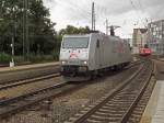 185 537 von TX Logistik durchfährt am 31.07.14 alleine den Ulmer Hauptbahnhof.