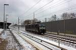 Innerhalb von etwa 10 Minuten kamen am 09.02. drei E-Loks auf Leerfahrt am Bahnhof Friedrichshagen vorbei. Den Anfang machte die MRCE-Lok 185 567, die in Richtung Kpenick unterwegs war.