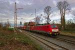 Ein klassischer Erzzug vom Hafen Rotterdam nach (vermutlich) Dillingen an der Saar durchfhrt mit 189 041 und 189 047 an der Spitze den Bahnhof Ratingen-Lintorf.