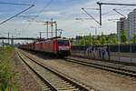 Mit einem Erzleerzug in Richtung Rotterdam durchfahren 189 100 und 189 031 am 30.07.22 Opladen.