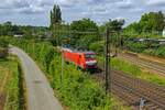 Als Leerfahrt rollt 189 077 am Fotostandort an der Einfahrt von Oberhausen-Osterfeld vorbei.