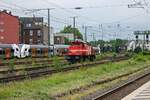 Eine der zahlreichen Leerfahrten die man in Kln beobachten kann, fhrte die RHC-Lok DE76 (0272 015) durch den Bahnhof Kln-West.