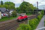 261 105 rollt als Lokleerfahrt in Richtung Sden.