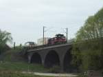 275 107 (92 80 1275 107-1 D-DPR) der duisportrail mit Lanxess-Werbung am 25.04.2013 in Duisburg-Rheinhausen.