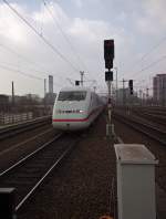 402 044 und 402 011 haben am 6.3.14 Deutschland bereits einmal beinahe vollständig in West-Ost-Richtung durchquert, als sie in Berlin Ostbahnhof ihr Ziel erreichen.