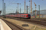 423 409 und 423 433 pendelten am 20.06.18 zwischen Frankfurt Hbf und dem Flughafen, hier bei der Einfahrt in den Hauptbahnhof.