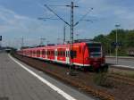 425 036 und ein weiterer 425er verlassen am 20.08.2011 den Gelsenkirchener Hauptbahnhof.