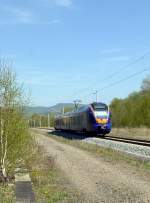 R7 (427 051) aus Bebra nach Göttingen am 24.4.15 in Eschwege-West, im alten Kanonenbahnteil des ehemaligen Berührbahnhofes.