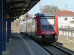 Ein Regioswinger (612 634) wartet am Bahnsteig in Gera Hbf, 21.5.15