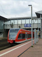 Die Kurhessenregionalbahn 39 nach Bad Wildungen von Gleis 7 in Kassel-Wilhelmshöhe.