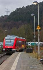 648 106 verlsst den Haltepunkt Schalksmhle in Richtung Ldenscheid.