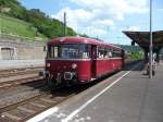 798 760 verlsst am 05.06.2010 den Bahnhof Linz (Rhein) in Richtung Kalenborn.