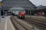 294 892, die kurz darauf noch zwei Mal an mir vorbeifahren sollte, durchfährt alleine den Bremer Hauptbahnhof.