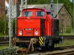 In der Abendsonne steht 345 029 [98 80 3345 029-3 D-EBS] abgestellt in Leinfelde, 14.5.15.