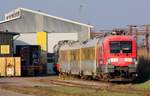 DB Systemtechnik 182 506 mit dem Messzug und der Hector 242.502 abgestellt vor der CFL Werkstatt in Padborg.