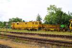 Bahnbau SZM 302, 97 18 02 001 17-4(Material/Unterkunftsfahrzeug durch Umbau aus DGS 62N) Husum Nord 18.06.16