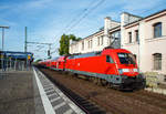 Die 182 015-8  (91 80 6 182 015-8 D-DB) der DB Regio (als Schublok) erreicht am 20.09.2018 mit dem RE 1 den Zielbahnhof Brandenburg an der Havel Hauptbahnhof.