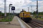 Wiebe-Lok Nr.12 (277 018-8) mit leeren Autotransportzug in Braunschweig.