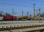 Uwe Adam's 'Anja' mit einem Bauzug im Erfurter Hauptbahnhof, 10.3.2014.