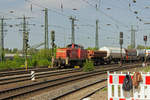 Mit einem bergabegterzug hat 294 813 am 24.04.19 den Rangierbahnhof Hamm fast erreicht.