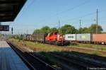 DB-Gravita 261 013-7 mit gemischten Gterzug in Magdeburg und fuhr in Richtung Magdeburg-Neustadt weiter.