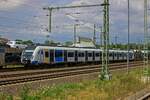 Auf den Gtergleisen im Magdeburger Hauptbahnhof wartet der fabrikneue und noch nicht endgltig abgenommene 430 255 auf die Weiterfahrt.