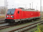 Ohne Anhang stand die 147 017,am 12.Dezember 2020,in Stralsund.