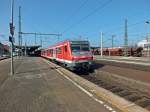 Die Klotzbremsen der alten Halberstdter Wagen, die als Regionalbahn  zwischen Eisenach und Halle pendeln hrt man noch in grerer Entfernung, um nicht zu sagen, sie machen einen Hllenlrm.