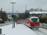 Nachschuss auf einer S8-Garnitur nach W-Oberbarmen in W-Sonnborn, hinten am 8.2.2021 das Fahrzeug 1440 313.