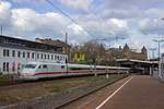 401 059 fhrt am 03.04.2021 in den Wuppertaler Hauptbahnhof ein.