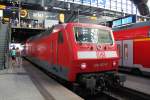 Auf Gleis 6b stand 120 203-5 mit RE 4317 von Hamburg Hbf Richtung Rostock Hbf Pnktlich um 20.51 Uhr war ich dann wieder in Rostock.(04.06.2011)