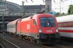 1016 045-5 mit EN 490 Wien-Hamburg-Altona bei der Ausfahrt im Hamburger Hbf.03.09.2011