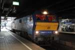 MAK DE2700-03 mit NOB81798 von Hamburg Hbf nach Westerland(Sylt)kurz vor der Abfahrt im Hamburger Hbf.22.10.2011