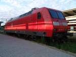 145 014-7 wartet auf ihre nchste Tour Richtung Ostseebad Binz im Rostocker Hbf(14.05.05)