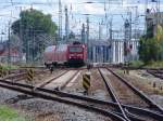 143 300-2 kommt mit ihrer S2 aus dem BW Rostock Hbf gefahren und fuhr wenig spter weiter Richtung Wanemnde.(03.09.10)