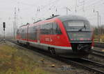 642 553 als RB 12 von Rostock Hbf nach Graal-Mritz bei der Ausfahrt im Rostocker Hbf.25.11.2016