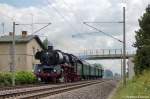 03 1010 auf der berfhrungsfahrt zum Dampflokspektakel in der Prignitz (14.08.2011) von Berlin-Schneweide nach Kyritz bei der Durchfahrt in Vietznitz.