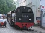 Molli`s bekannste Motiv ist die Straendurchfahrt durch Bad Doberan.Am 28.Mai 2011 war 99 2323 auf dem Weg nach Khlungsborn West.