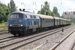 225 002-5 mit Sonderzug Rosenheim-Augsburg bei der Durchfahrt in Mnchen-Heimenranplatz.24.07.2015