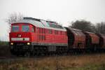 232 669-2 mit dem Kalizug von Wismar nach Baalberge bei der Durchfahrt um 10:12 Uhr in Gro Schwa.13.12.2013